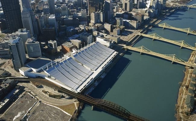 IROS 2026 会址 David L. Lawrence Convention Center 与匹兹堡城市及河岸景观
